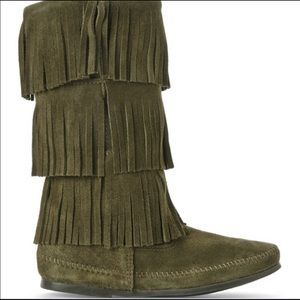 3 layer fringe; rarely worn, best for narrow feet!